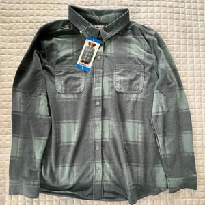 32 degrees Ladies Cozy Knit Button up Shirt.